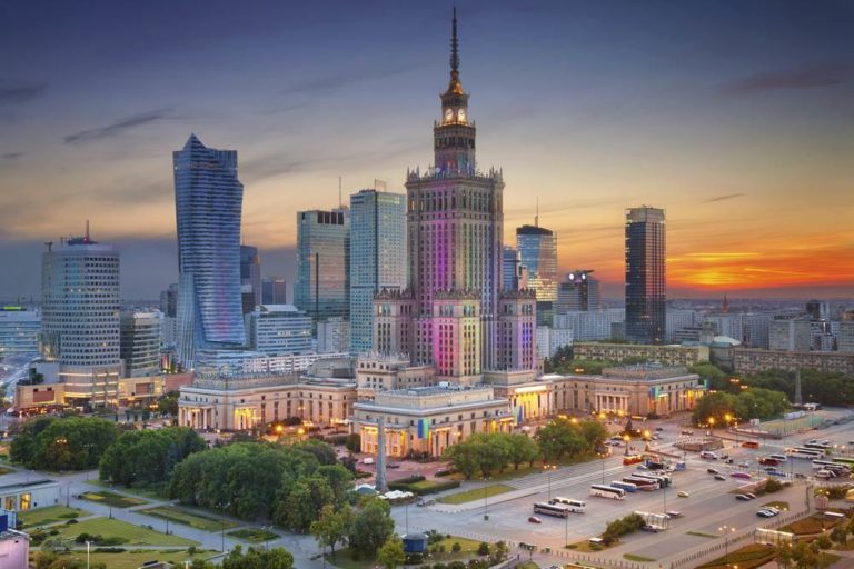 Warszawa nie może nasycić się biurami