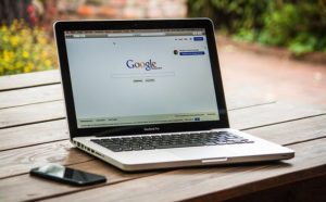 Przeglądarka Google na laptopie