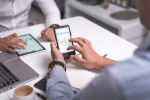 Sprawdzanie wykresów na telefonie