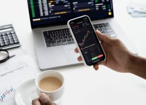 Inwestowanie w akcje za pomocą telefonu komórkowego