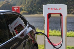 kup akcje tesla na platformie etoro