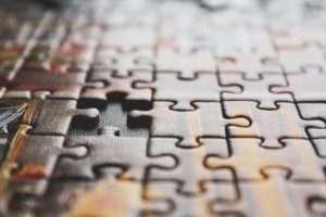 puzzle na stole